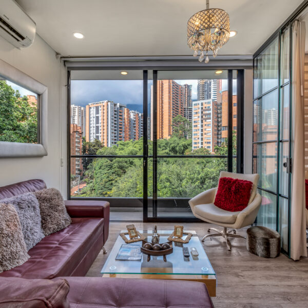 IH - EL POBLADO 704