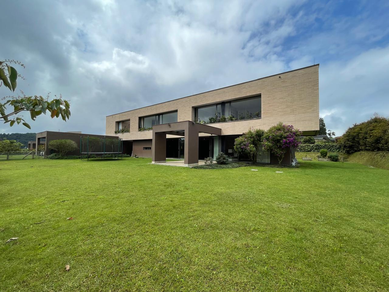 ALTO DE LAS PALMAS 440M2